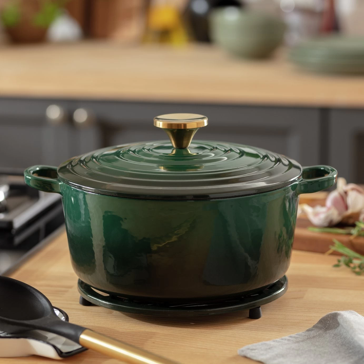 Habitat 3.3 Litre Cast Iron Casserole Dish - Green - Image 2