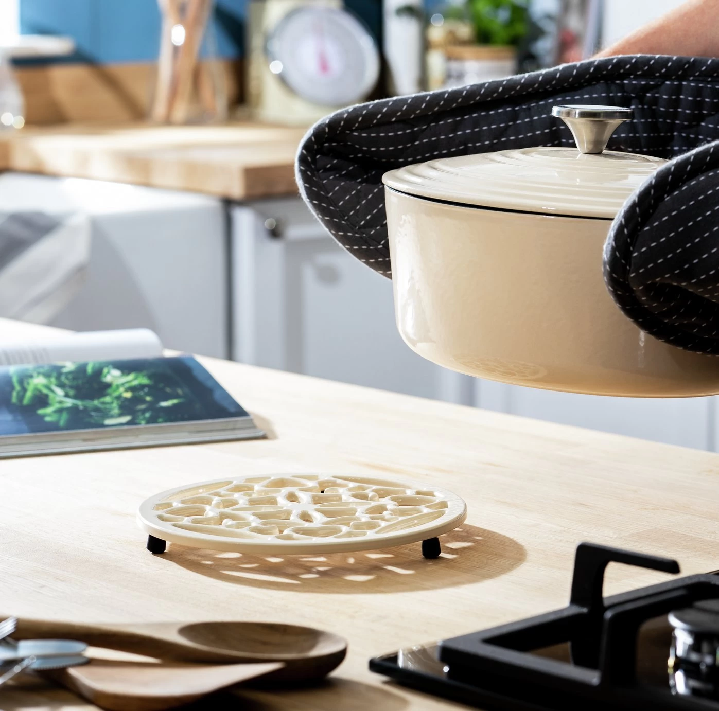 Habitat Cast Iron Trivet - Cream - Image 2